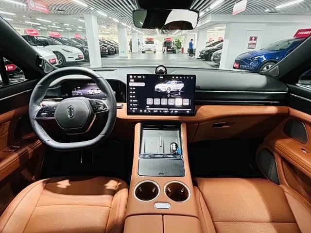 AITO M5 M5 2025 Extended Range Ultra 4WD Edition 2025 — миниатюра 5