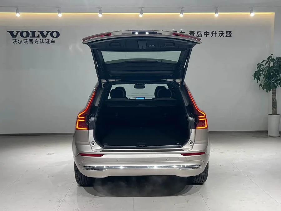 Volvo XC60 2026 B5 4WD Zhiyuan Luxury Edition 2025 — миниатюра 2