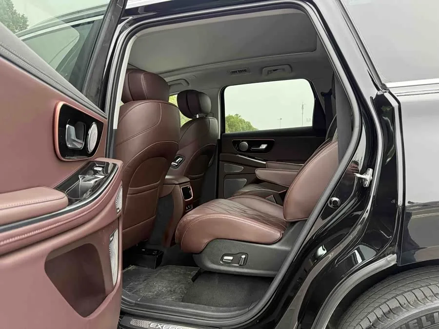 Exeed VX Xingtu Lanyue 2023 400T 4WD Star Edition 6 Seaters 2023 — миниатюра 3
