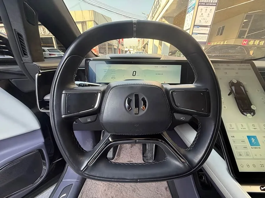 HiPhi X HiPhi X 2021 Founder Edition 6-seater 2022 — миниатюра 2