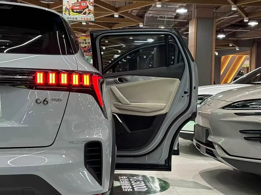 Lynk & Co 06 EM-P Lynk & Co 06 EM-P 2022 PHEV 84KM Endurance Edition Pro 2022 — миниатюра 3