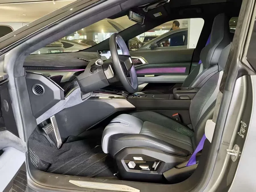 HiPhi Z HiPhi Z 2023 City Edition five-seater 2023 — миниатюра 2