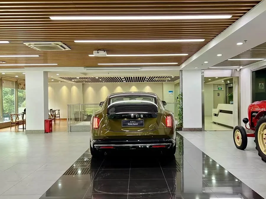 Rolls-Royce Shining Shining 2024 Standard Model 2025 — миниатюра 5