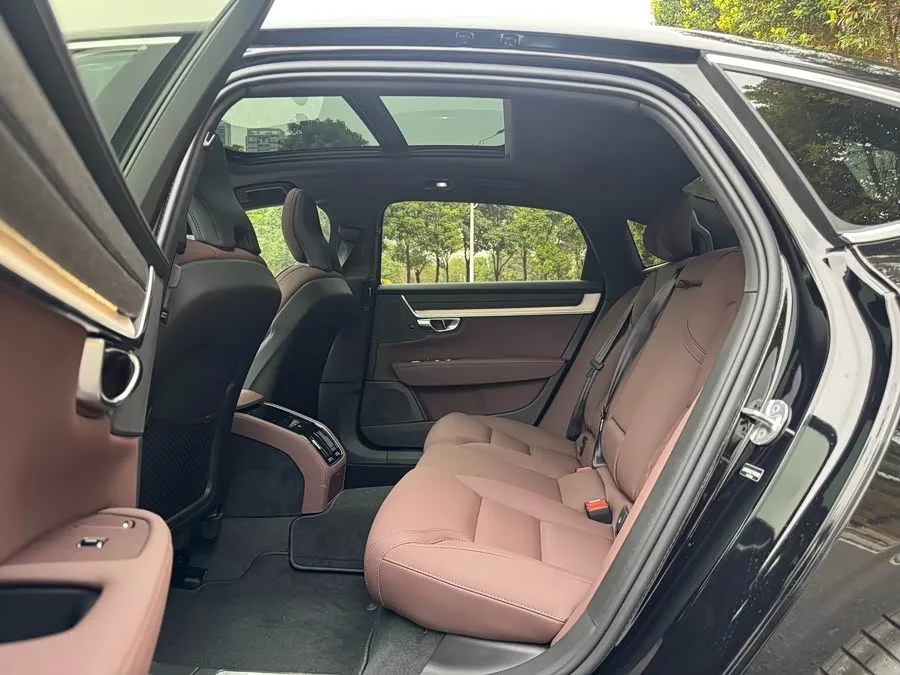Volvo S90 2026 B5 Zhiyuan Luxury Edition 2026 — миниатюра 5