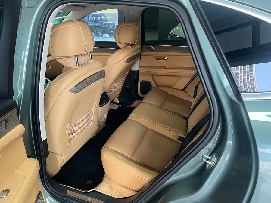 AITO M5 M5 2022 Extended Range 4WD Ultimate Edition 2023 — миниатюра 3