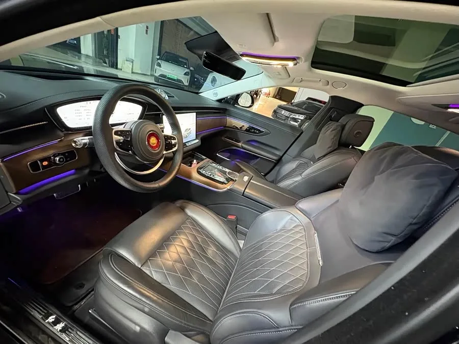 Hongqi Golden Sunflower Country Elegance Hongqi Golden Sunflower National Elegance 2024 3.0T V6 Edition 2025 — миниатюра 4