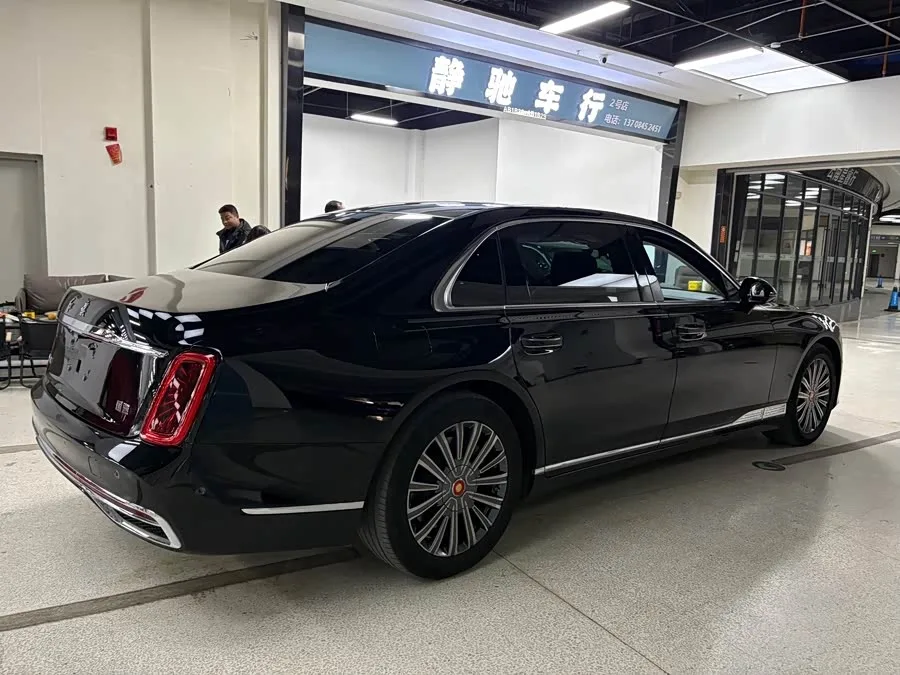 Hongqi Golden Sunflower Country Elegance Hongqi Golden Sunflower National Elegance 2024 3.0T V6 Edition 2025 — миниатюра 5