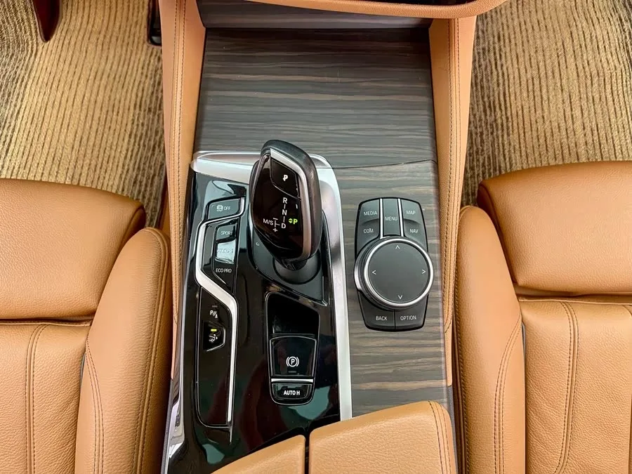 BMW 6 Series GT 2021 630i Luxury Design Package 2022 — миниатюра 3