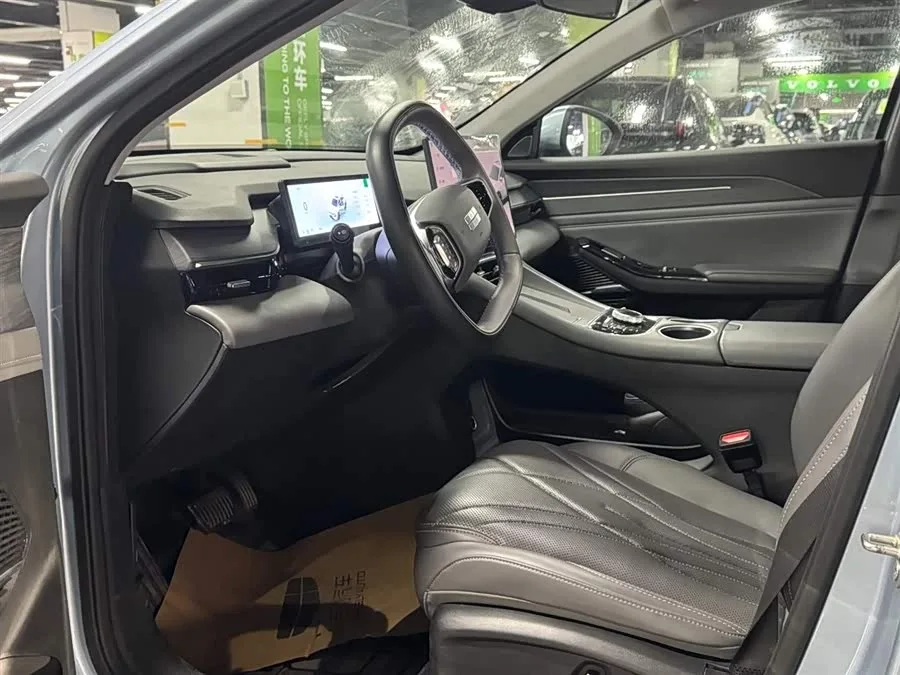Geely Galaxy L6 Galaxy L6 2025 EM-i 140km Starship Edition 2025 — миниатюра 3