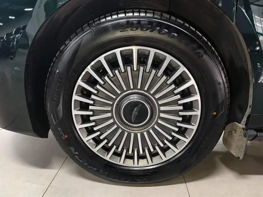 Geely Yizhen L380 Yizhen L380 2025 805km Flagship Edition Four-Wheel Drive 2025 — миниатюра 3