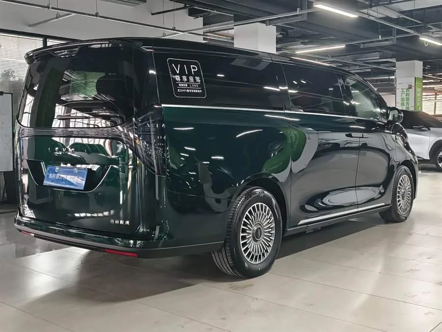 Geely Yizhen L380 Yizhen L380 2025 805km Flagship Edition Four-Wheel Drive 2025 — миниатюра 4