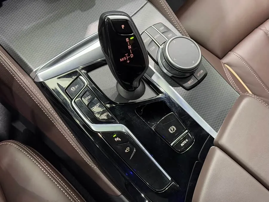 BMW 5 Series BMW 5 Series (Imported) 2022 540i Fashion Edition M Sport Package 2022 — миниатюра 4