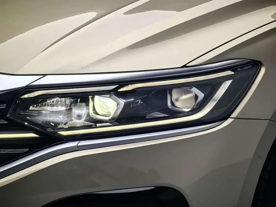 Volkswagen Passat Passat 2022 330TSI Deluxe Edition 2022 — миниатюра 4