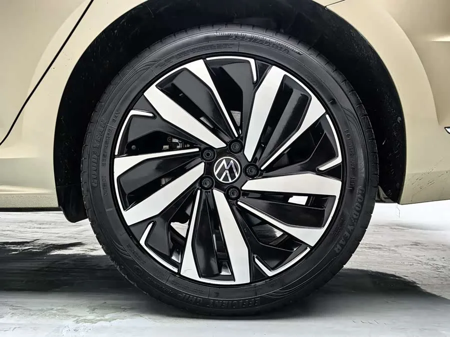 Volkswagen Passat Passat 2022 330TSI Deluxe Edition 2022 — миниатюра 5