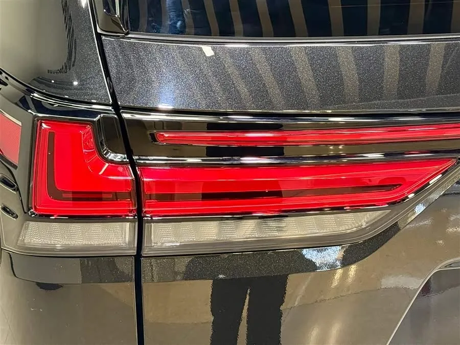 Lexus LX 2025 700h Territory Edition 2025 — миниатюра 3