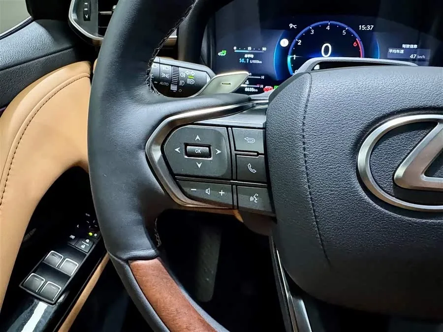 Lexus LX 2025 700h Territory Edition 2025 — миниатюра 4