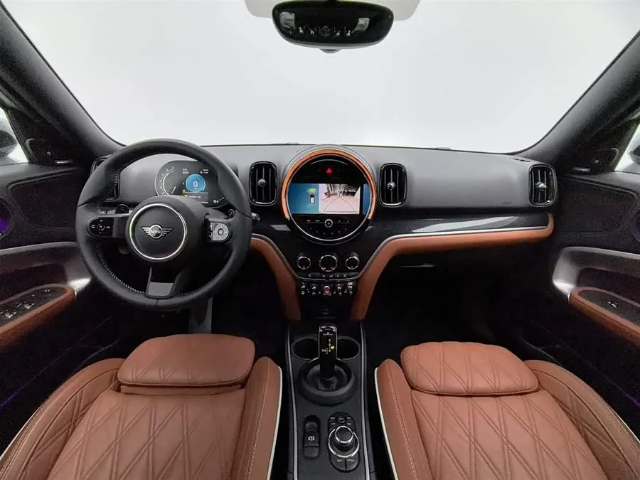 MINI Countryman MINI COUNTRYMAN 2023 Model 2 2.0T COOPER S ALL4 Connoisseur 2023 — миниатюра 2