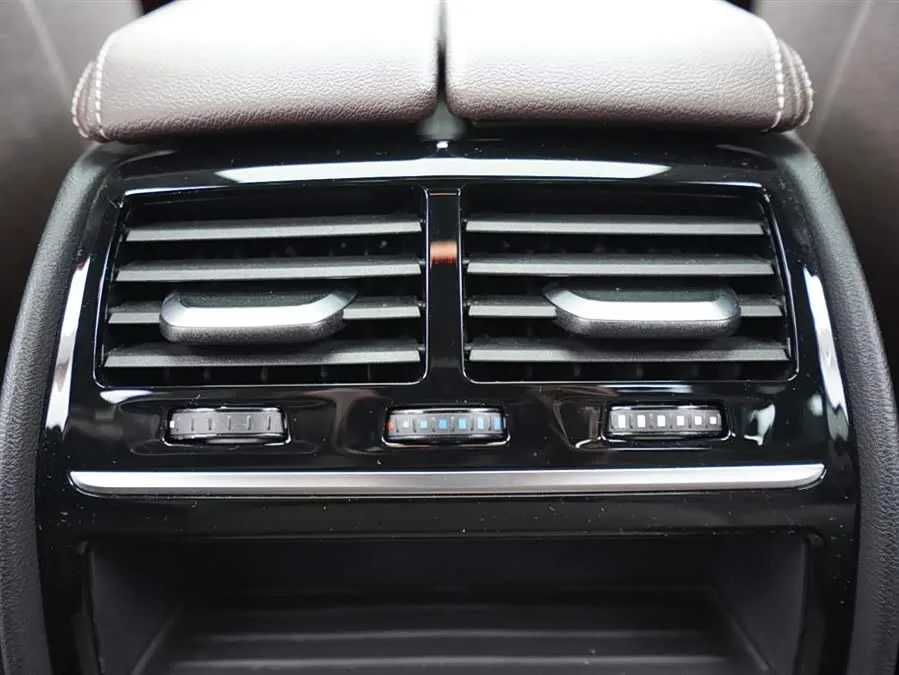 BMW 5 Series BMW 5 Series 2022 facelift 525Li M sports package 2023 — миниатюра 5