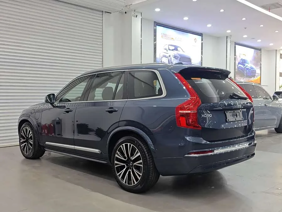 Volvo XC90 Plug-in Hybrid 2023 T8 RECHARGE Zhizun Luxury Edition 7 Seaters 2024 — миниатюра 2