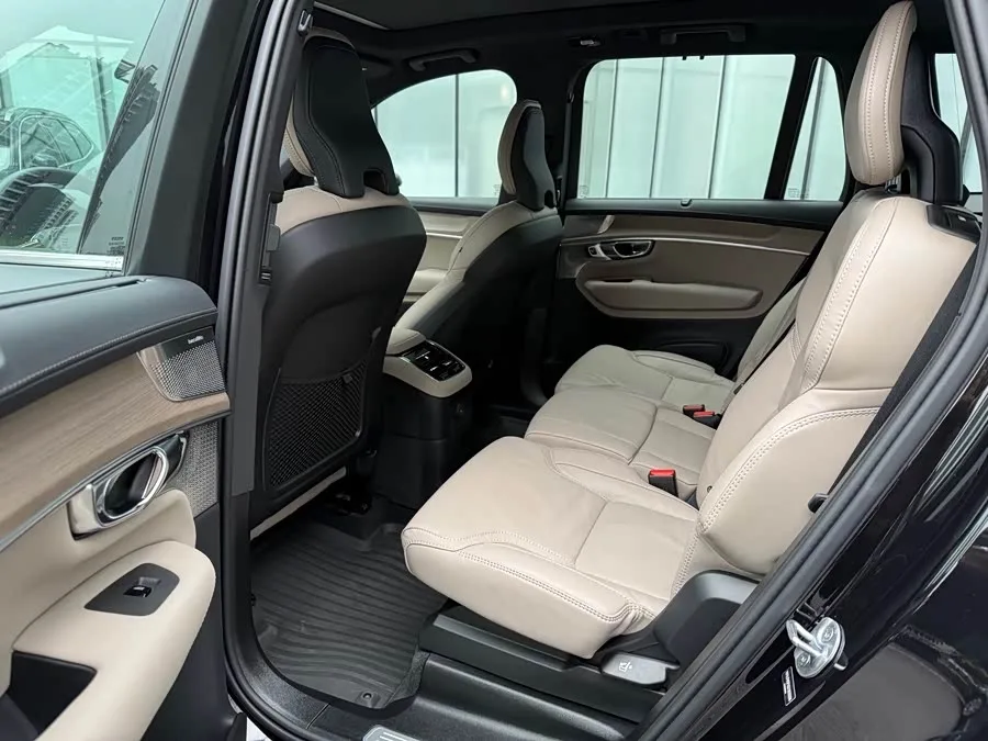 Volvo XC90 Plug-in Hybrid 2025 T8 Zhizun Luxury Edition 7-seater 2024 — миниатюра 3