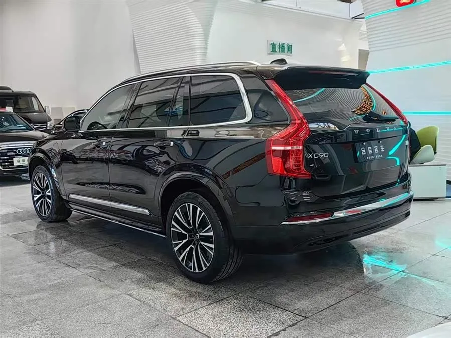 Volvo XC90 Plug-in Hybrid 2023 T8 RECHARGE Zhizun Luxury Edition 7 Seaters 2023 — миниатюра 4