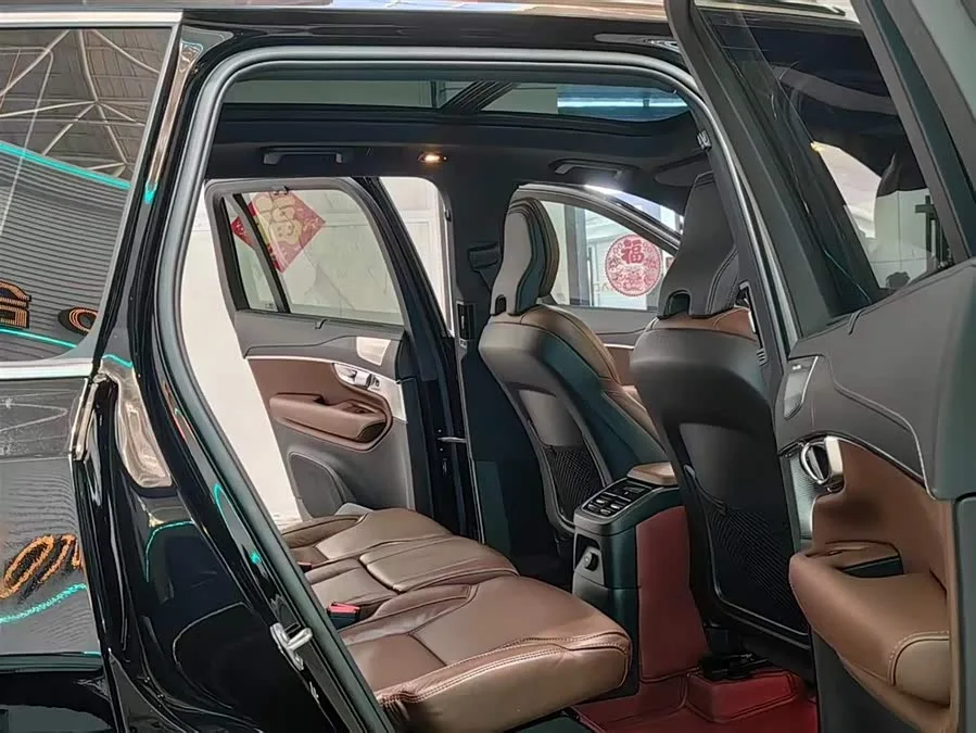 Volvo XC90 Plug-in Hybrid 2023 T8 RECHARGE Zhizun Luxury Edition 7 Seaters 2023 — миниатюра 5