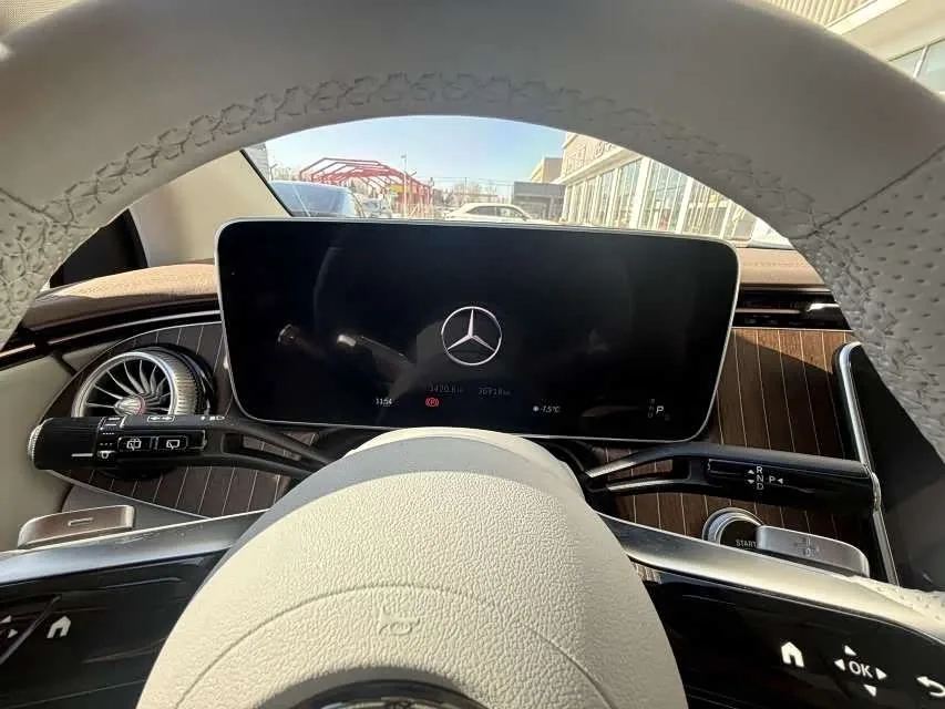 Mercedes-Benz EQE SUV Mercedes-Benz EQE SUV 2023 350 4MATIC Luxury Edition 2024 — миниатюра 4