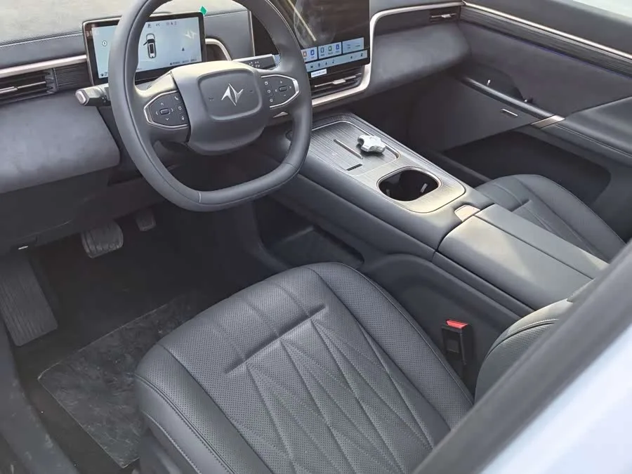 Dongfeng e008 e008 2025 210Max Extended Range 5-seater 2025 — миниатюра 3