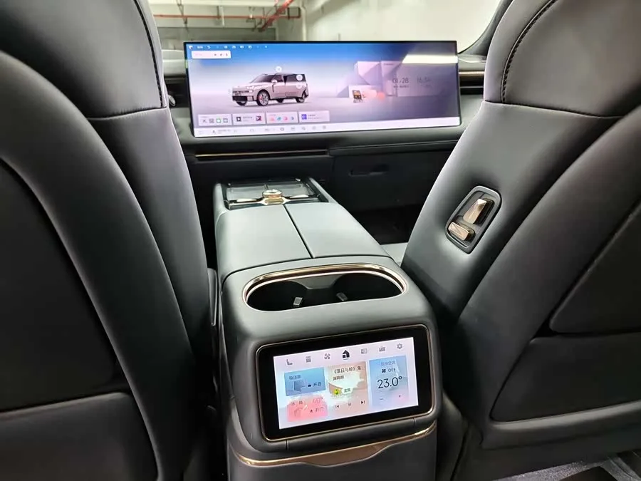 Lynk & Co 900 Lynk & Co 900 2025 1.5T Ultra 2025 — миниатюра 3