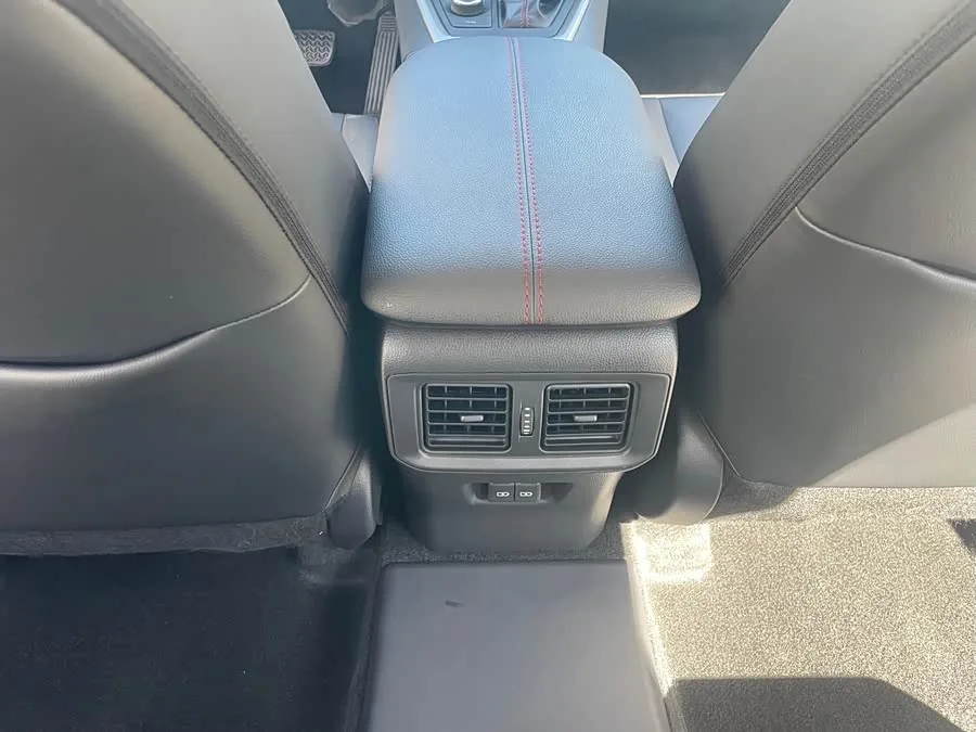 Toyota Wildlander New Energy Wildlander New Energy 2023 High-Performance Edition 2.5L Four-Wheel Drive Edition 2023 — миниатюра 4