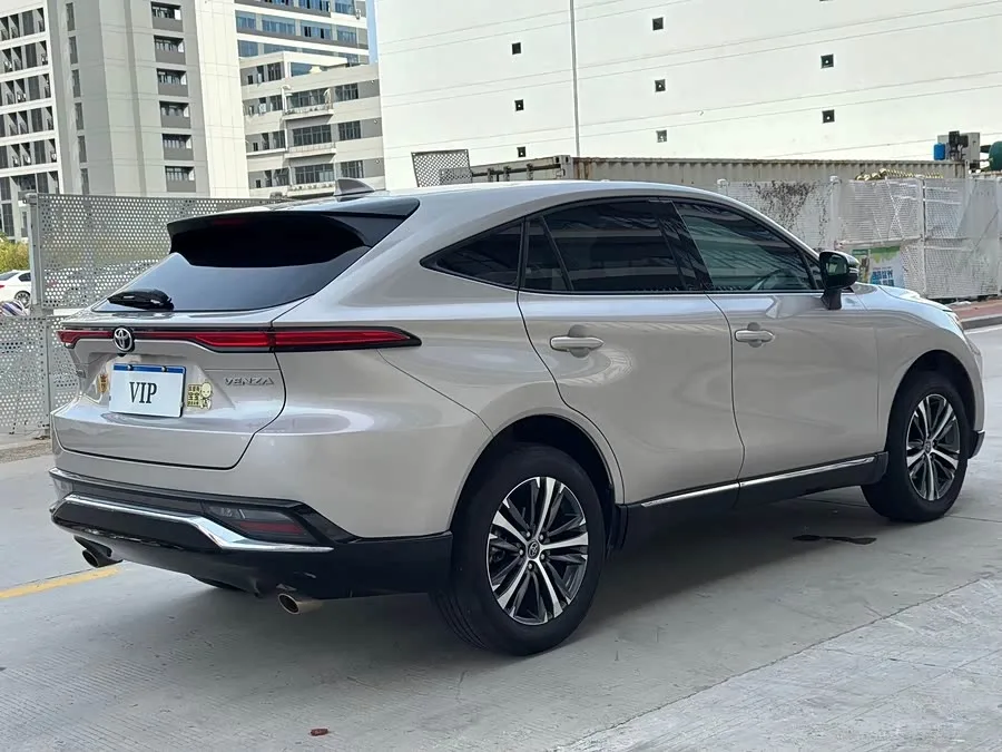 Toyota Venza Venza 2024 2.0L CVT 2WD Luxury Edition 2024 — миниатюра 3