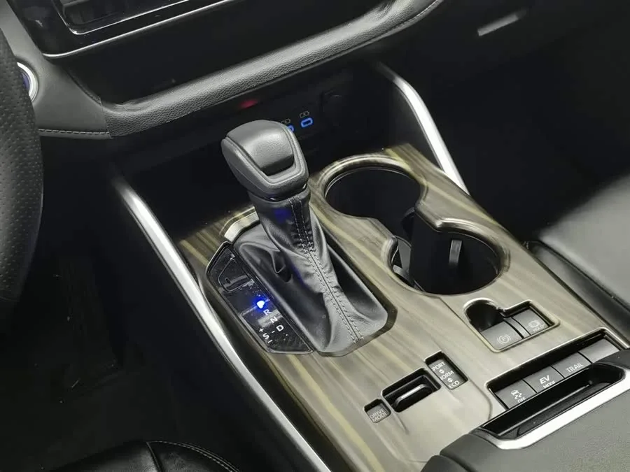 Toyota Crown Land Crown Land 2021 2.5L HEV 4WD Elite Edition 2022 — миниатюра 4