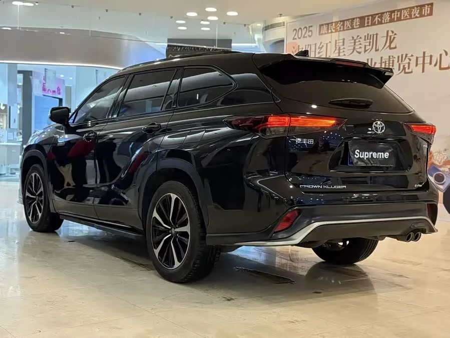 Toyota Crown Land Crown Land 2024 2.5L HEV 4WD Premium Edition 2024 — миниатюра 2