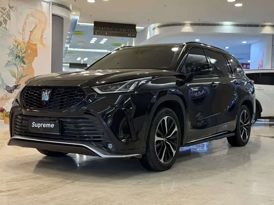 Toyota Crown Land 2024