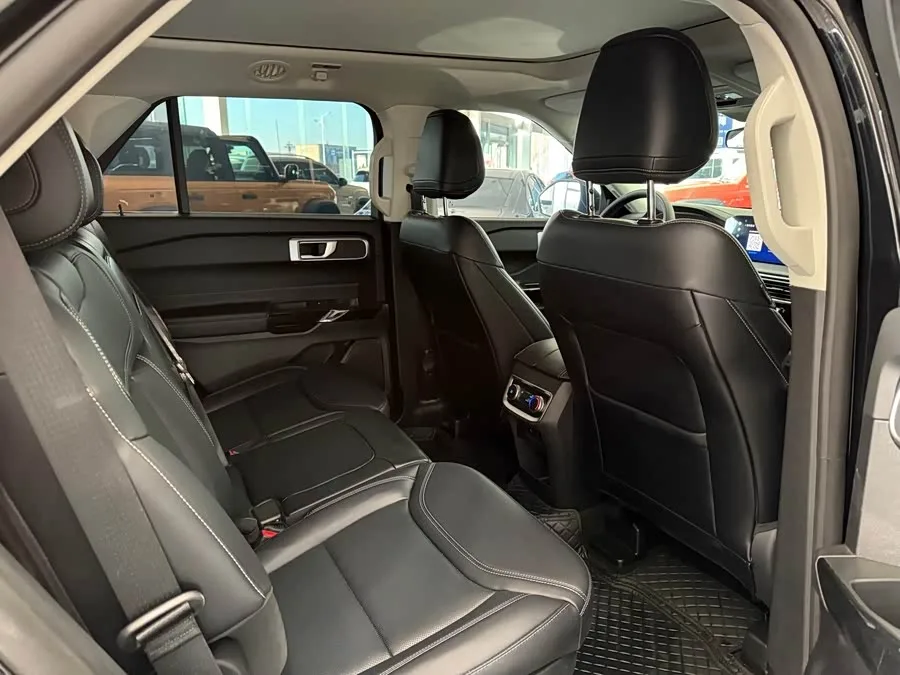 Ford Explorer Explorer 2025 2.3T EcoBoost 4WD Cross-Country Edition 5-seater 2025 — миниатюра 5