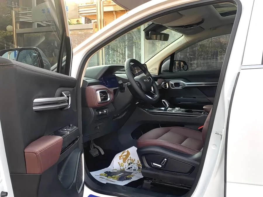 Geely Okavango Haoyue 2022 1.8TD Automatic Premium 7 Seaters 2022 — миниатюра 4