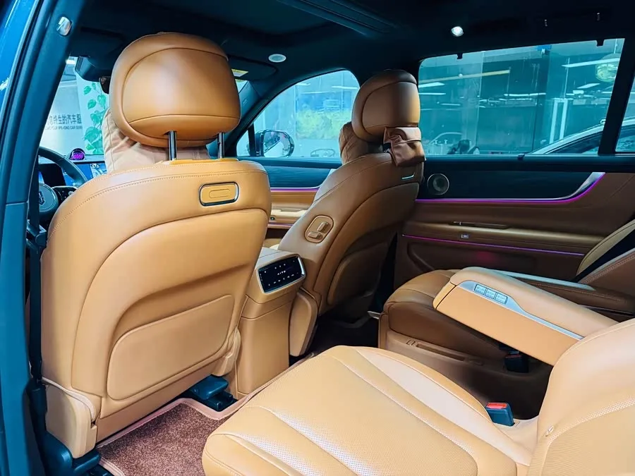 AITO M9 M9 2024 Extended Range Ultra Edition 42kWh 6-seater Edition 2024 — миниатюра 3