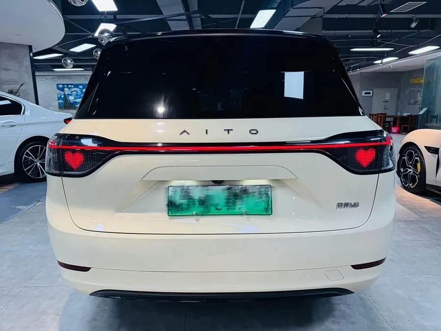 AITO M9 M9 2024 Extended Range Ultra Edition 42kWh 6-seater Edition 2024 — миниатюра 4
