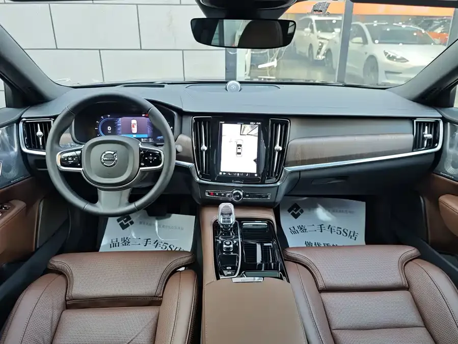 Volvo S90 plug-in hybrid Volvo S90 Plug-in Hybrid 2025 Plug-in Hybrid Four-wheel Drive Long-range Smart Luxury Edition 2024 — миниатюра 3