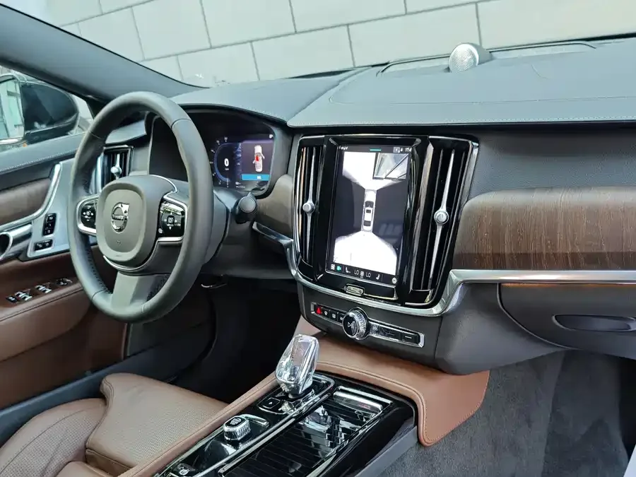 Volvo S90 plug-in hybrid Volvo S90 Plug-in Hybrid 2025 Plug-in Hybrid Four-wheel Drive Long-range Smart Luxury Edition 2024 — миниатюра 4