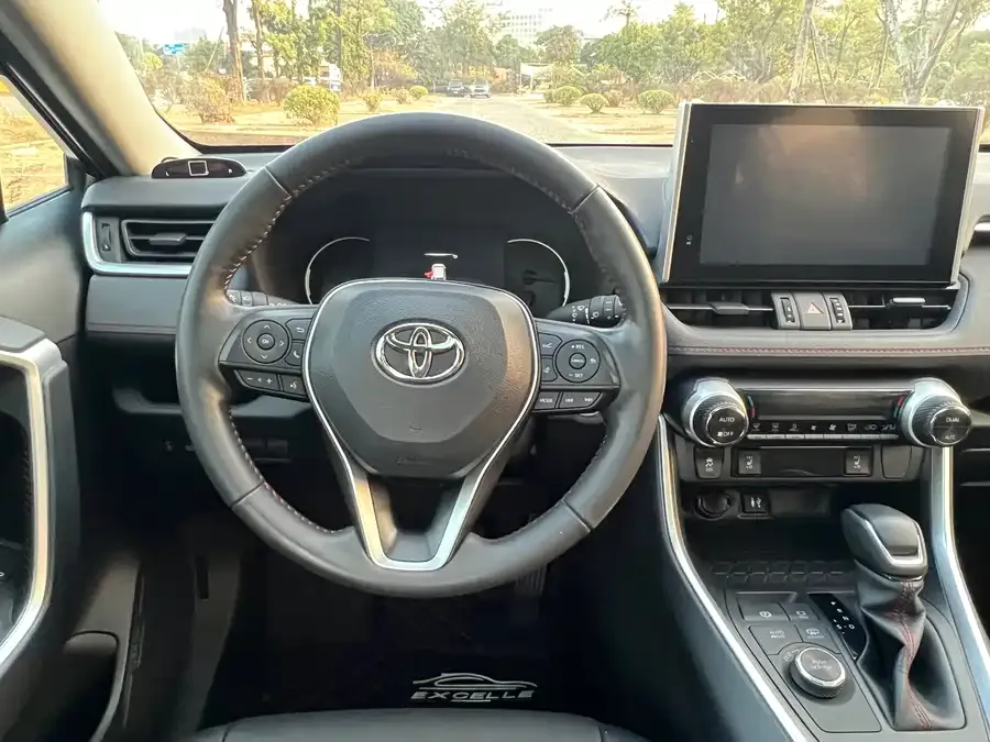 Toyota RAV4 Rongfang Hybrid E+ RAV4 Rongfang Dual Engine E+ 2022 2.5L 2WD Elite Pro 2022 — миниатюра 4