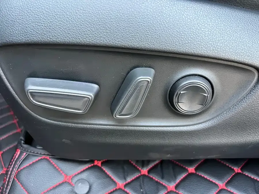 Toyota RAV4 Rongfang Hybrid E+ RAV4 Rongfang Dual Engine E+ 2022 2.5L 2WD Elite Pro 2022 — миниатюра 5