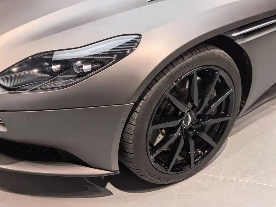 Aston Martin DB11 2022 4.0T V8 Coupe 2022 — миниатюра 4