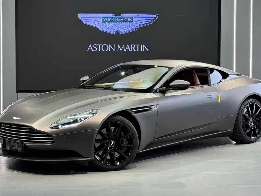 Aston Martin DB11 2022