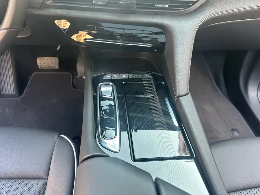 Buick Envision 2022 Angkeqi 652T 4WD flagship model 6 seats 2023 — миниатюра 3