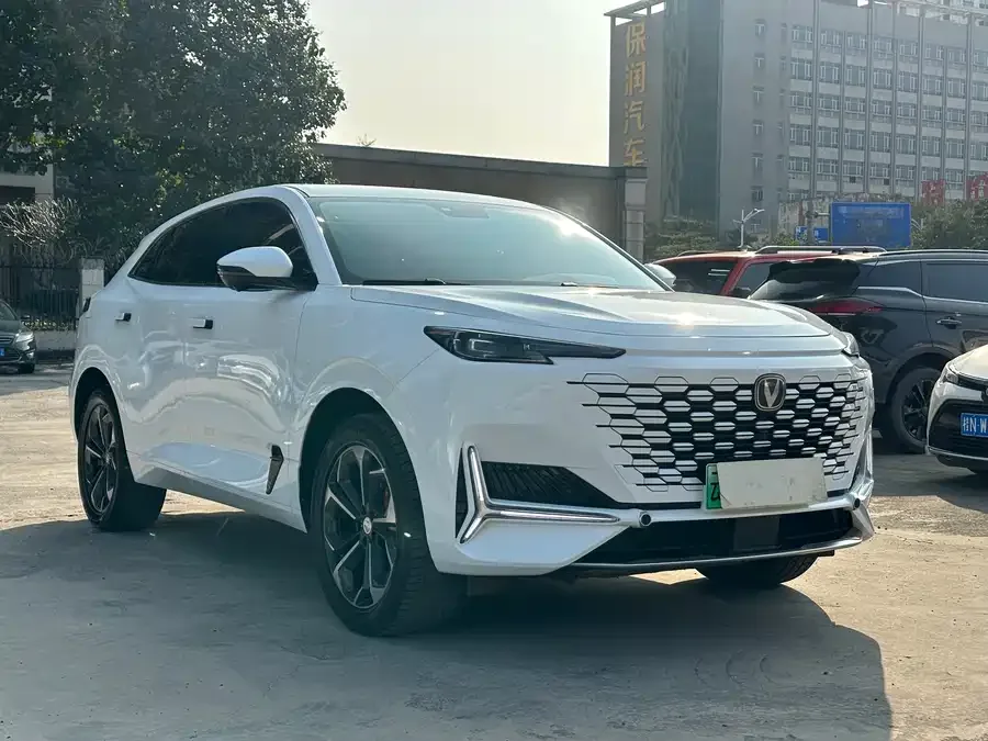 Changan UNI-K Changan UNI-K iDD 2023 iDD 1.5T 135km Smart Fun Edition 2023 — миниатюра 3