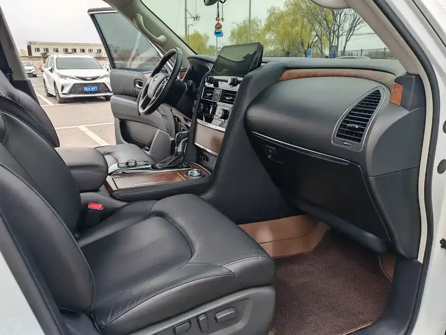 Nissan Patrol Patrol 2023 ARMADA 5.6L Invincible Armada Flagship Edition 2023 — миниатюра 3