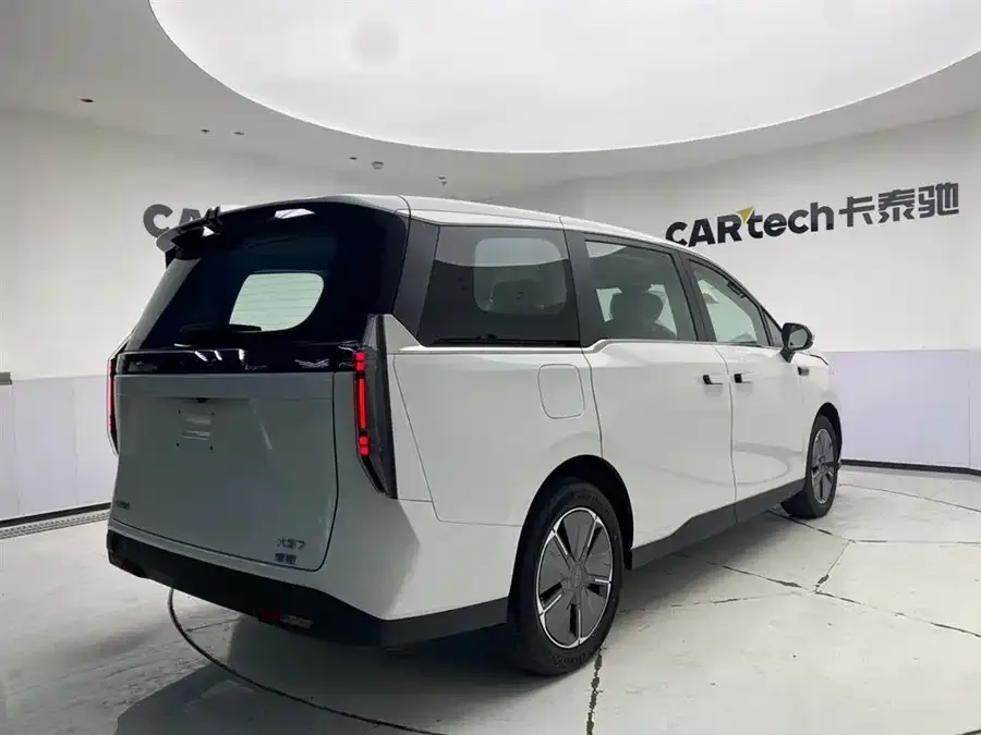 Maxus Dajia 7 Dajia 7 2024 facelift super hybrid long-range version Yuexiang version 2025 — миниатюра 2