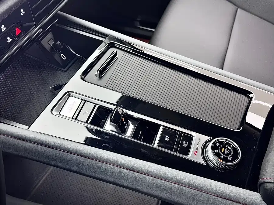Volkswagen Teramont 2024 Touron Touron X 380TSI 4WD Luxury Edition 2024 — миниатюра 4