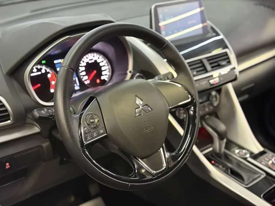 Mitsubishi Yige Yige 2021 1.5T CVT four-wheel drive combustion version 2022 — миниатюра 4